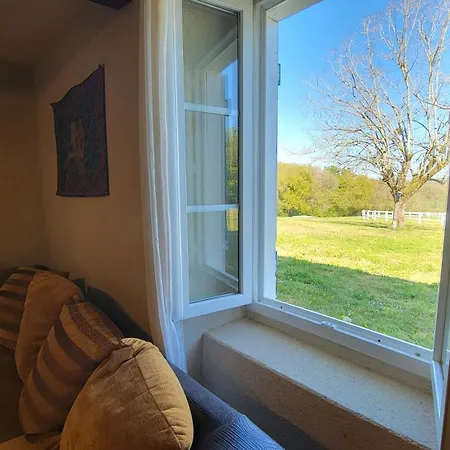 Maison Dans Domaine Rey Διαμέρισμα *